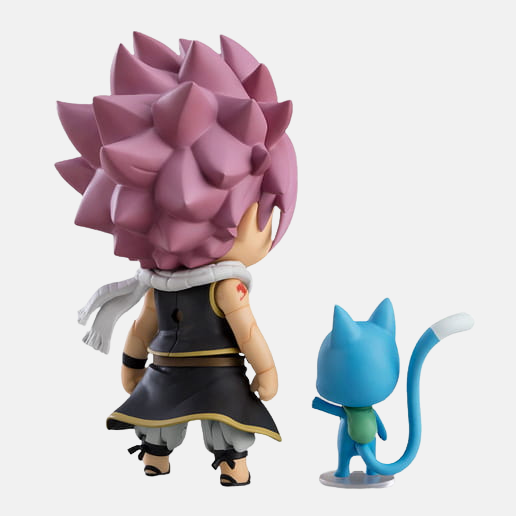 Vue de l'ensemble des pièces incluses avec la Nendoroid de Natsu : 3 visages, des mains, des effets de flammes et la figurine de Happy.