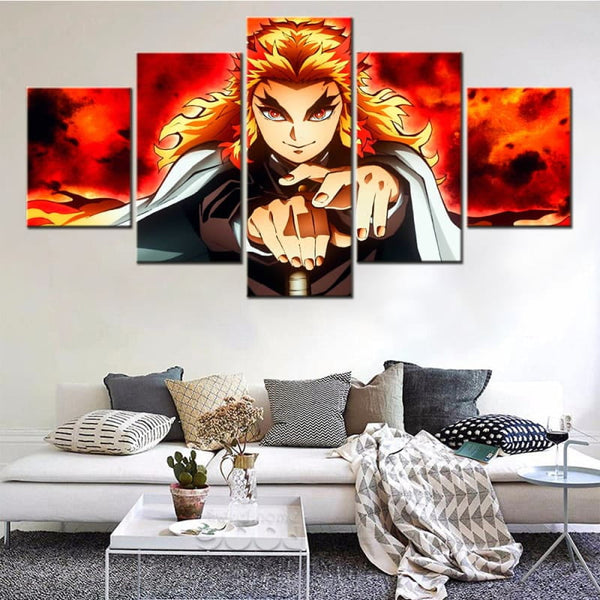 Tableau panoramique de Rengoku accroché au-dessus d'un canapé, montrant son style vibrant et chaleureux dans un salon.