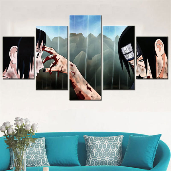 Zoom sur les panneaux centraux, détaillant les visages des deux frères Uchiha, Itachi et Sasuke.