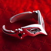 Vue de profil de la bague Joker, finitions titane brillantes