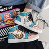 La paire de baskets Tony Tony Chopper, montrant les détails de la chaussure gauche et droite.
