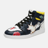 Paire de baskets montantes inspirées de Deidara de l'Akatsuki, montrant le design artistique et explosif.