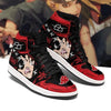 La paire de baskets Hinata Hyūga, montrant les détails de la chaussure gauche et droite.