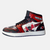 Paire de baskets montantes inspirées de Ken Kaneki, montrant le design noir, blanc et rouge de Tokyo Ghoul.