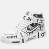 Paire de baskets montantes inspirées de Luffy 3D2Y, montrant le design de style manga en noir et blanc.