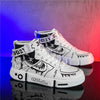 La paire de baskets Luffy 3D2Y, montrant les détails de la chaussure gauche et droite.