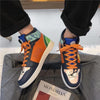 Baskets Son Goku de Dragon Ball Z portées, montrant leur style streetwear et leur coupe.