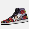 Paire de baskets montantes inspirées de Dame Tamayo, montrant le design floral et l'illustration du personnage.