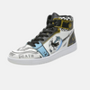 Paire de baskets montantes inspirées de Trafalgar Law, montrant le design avec le motif de son chapeau et son Jolly Roger.