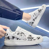 Baskets Wano Kuni de One Piece portées, montrant leur style streetwear et leur coupe basse.