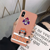 Coque beige pour iPhone avec une illustration "chibi" de Portgas D. Ace de One Piece, tenue en main.