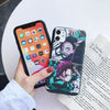 Vue de face de la coque Tanjiro et Nezuko, montrant le design artistique inspiré des planches du manga Demon Slayer.