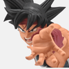 Vue de profil de la figurine Bardock 18cm en pose de Kamé Hamé Ha, montrant les détails de l'armure.
