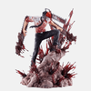 Figurine Denji transformé en Chainsaw Man 28cm - Pose d'action dynamique sur socle diorama sanglant