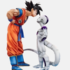 Vue de profil du diorama Goku vs Freezer 24cm, centrée sur Son Goku.