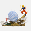 Figurine diorama de Son Goku (SSJ2) affrontant Kid Buu sur le Kaiô Shin Kai (Dragon Ball Z), vue de face.