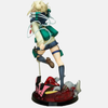 Vue latérale de la figurine de Himiko Toga "Shuk!", montrant les détails de son équipement de prélèvement sanguin.
