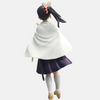Vue de dos de la figurine de Kanao Tsuyuri montrant sa cape blanche et sa queue de cheval.