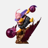Vue de profil de la figurine Majin Buu (Gros Buu) 26cm, montrant l'effet d'énergie et sa cape.