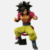 Figurine de Son Goku Super Saiyan 4 (SSJ4) de Dragon Ball GT, vue de face en posture de combat.