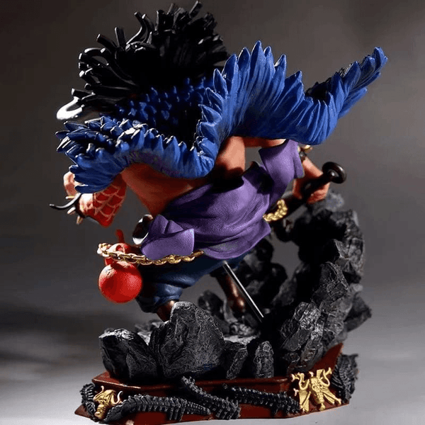 kaido vue arrière avec tatouage et posture imposante