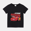 T-shirt noir pour enfant avec le design de Flash McQueen.