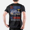 Homme portant le T-shirt noir Hudson Hornet, vu de dos pour montrer le design complet.