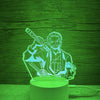 Lampe LED verte Zoro en vue de face, gravure 3D sabre dégainé